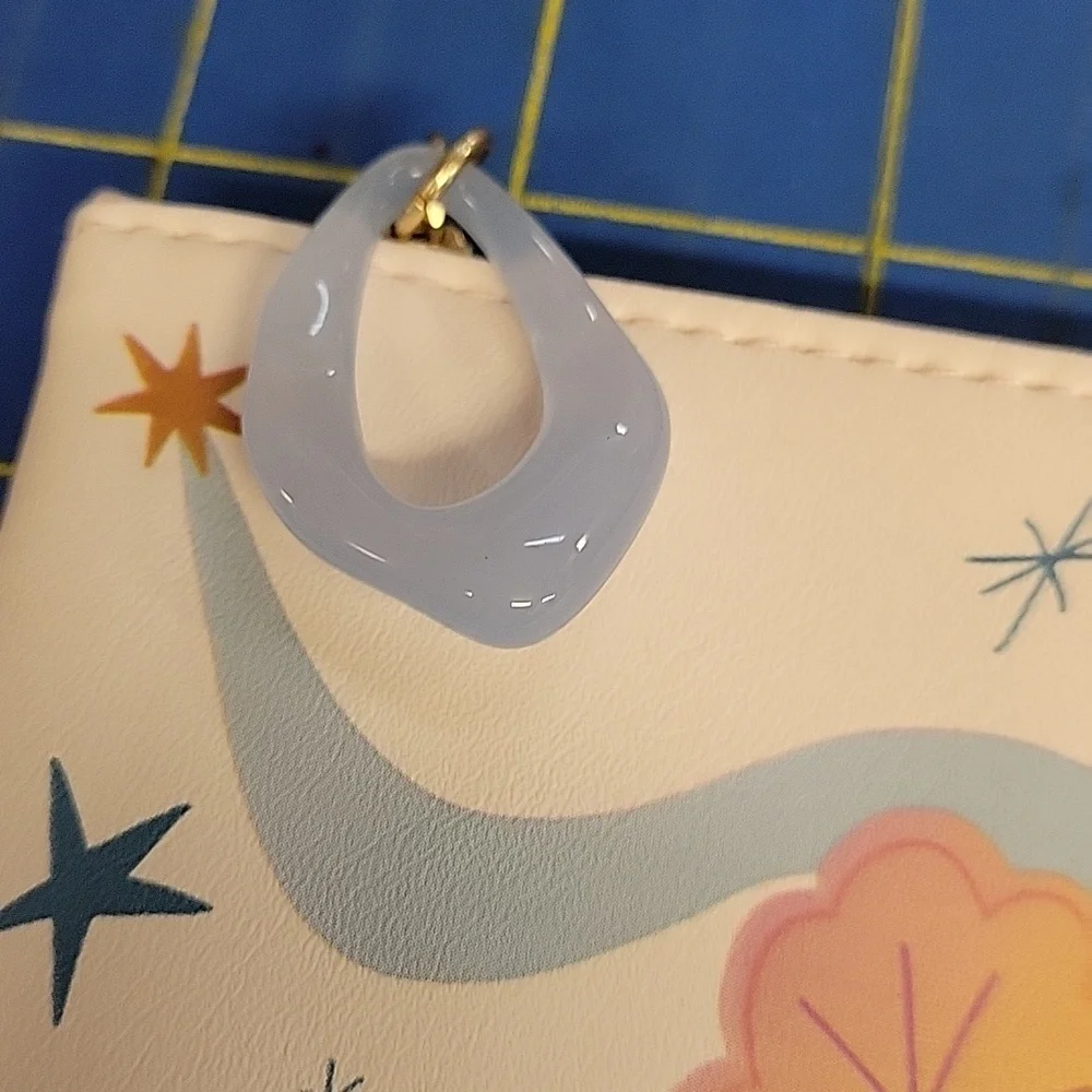 Stars Eyes Heart Space Cream Pastel Zipper Clousure 7